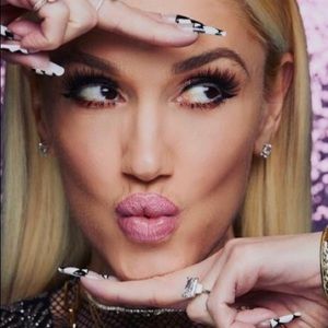 BEAUTIFUL Gwen Stefani 🎤🎸🎼❤️💄